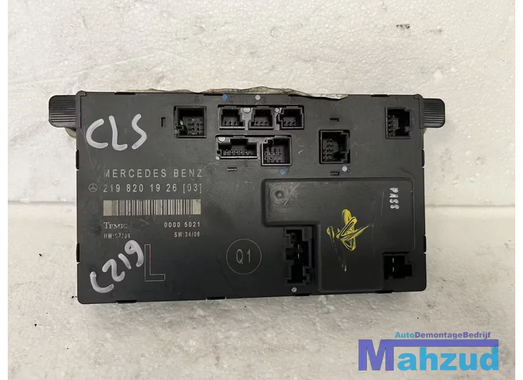 MERCEDES CLS C219 Links voor deurvergrendelings module 2198201926