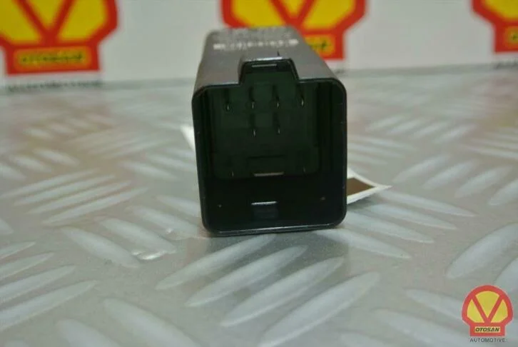 audi-vw-seat-skoda-relais-voor-gloeibougie-04l907281 — foto 2