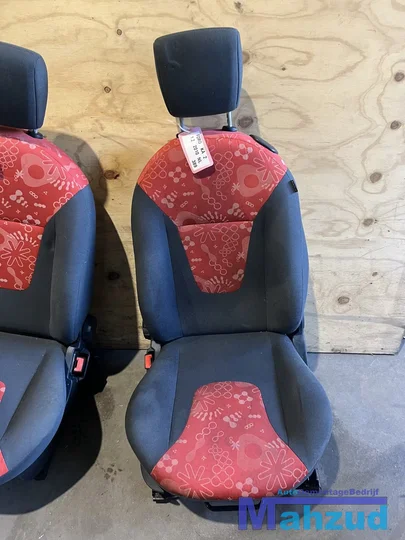 ford-ka-2-rood-compleet-interieur-20082016 — foto 2