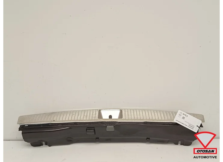 Mercedes C W204 Combi Lock Plate Cover A204906541
