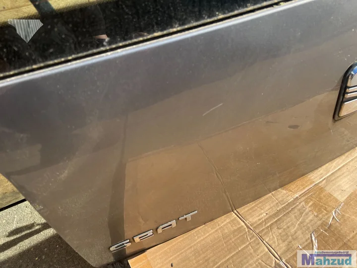 seat-arosa-bruin-ls7u-achterklep-19972004 — foto 5