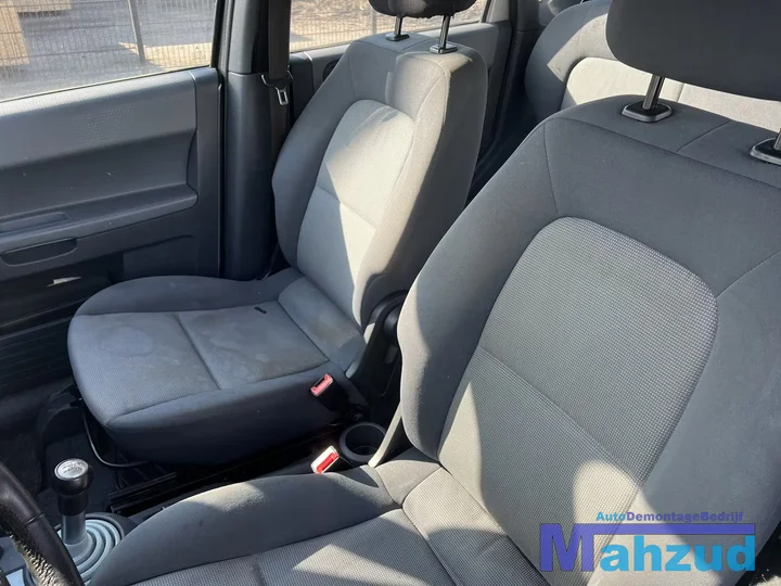 mitsubishi-colt-6-compleet-interieur-5-deurs-20042014 — foto 5