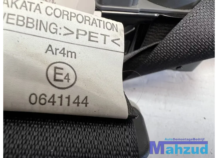 mitsubishi-outlander-phev-achter-rechts-gordel-2015