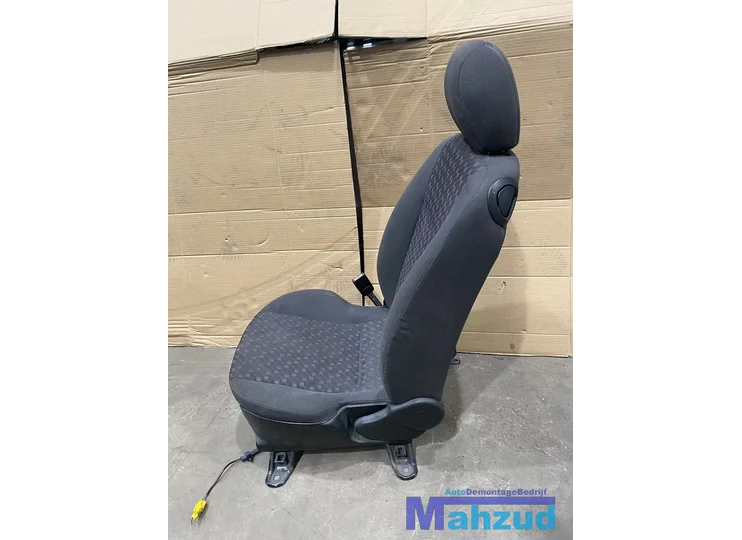 ford-fiesta-4-voorstoelen-bestuurdersstoel-bijrijdersstoel