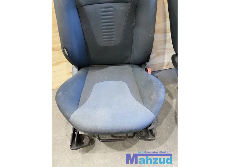 ford-ka-2-grijs-rechts-stoel-passagierstoel-achterbank-20082016