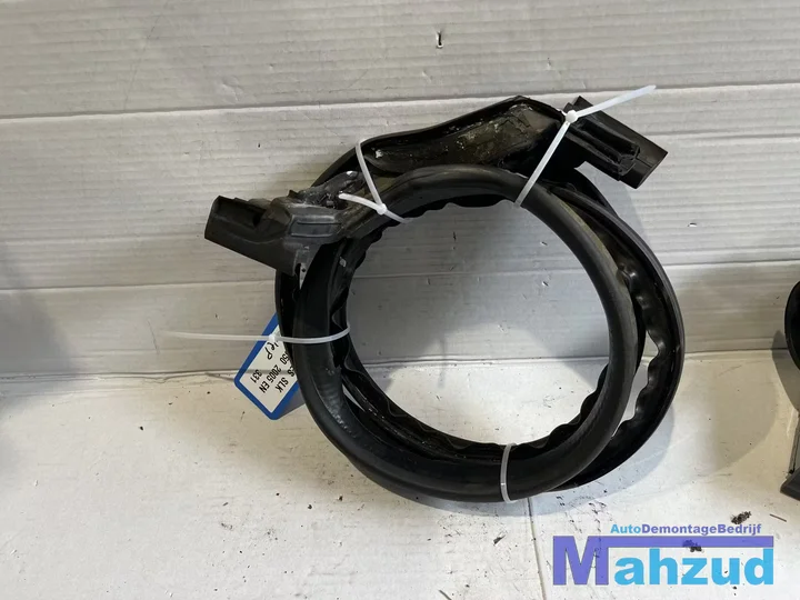 mercedes-slk-r171-achterklep-rubber-20052011 — foto 2