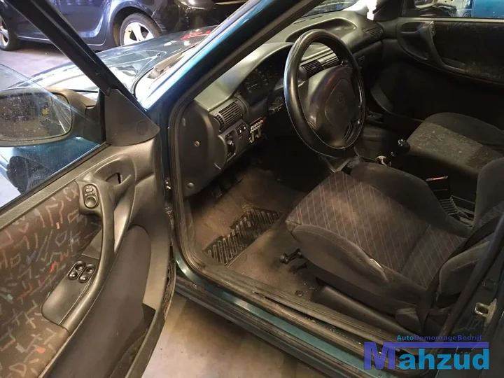 opel-astra-f-compleet-interieur-stof — foto 3