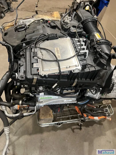 mercedes-c-klasse-w206-c300e-20-hybrid-motor-254920 — foto 6