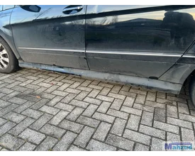 mercedes-b-klasse-w245-zwart-191-links-zijskirt-2005-2011