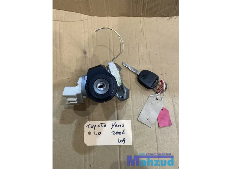 TOYOTA YARIS P9 contactslot met sleutel en ecu