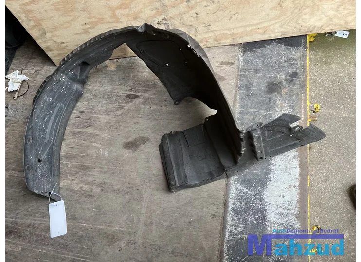 MITSUBISHI COLT 6 rechts voor modderkuip 2002-2012