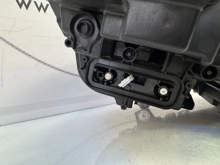 bmw-x1-u11-vol-led-koplamp-links-2022 — foto 7