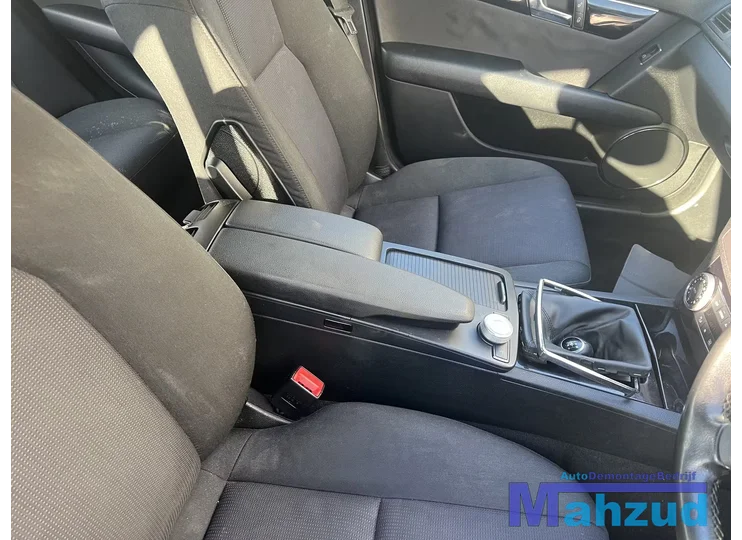 mercedes-c-klasse-w204-interieur-stof-stoelen-bank-20072011