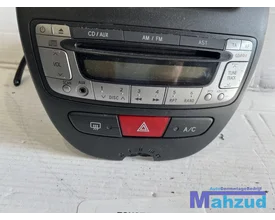 toyota-aygo-radio-schakelaar-airco-alarm-middenconsole-20052014 — foto 2