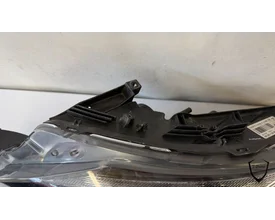 peugeot-2008-koplamp-links-lamp-9825313980 — foto 8
