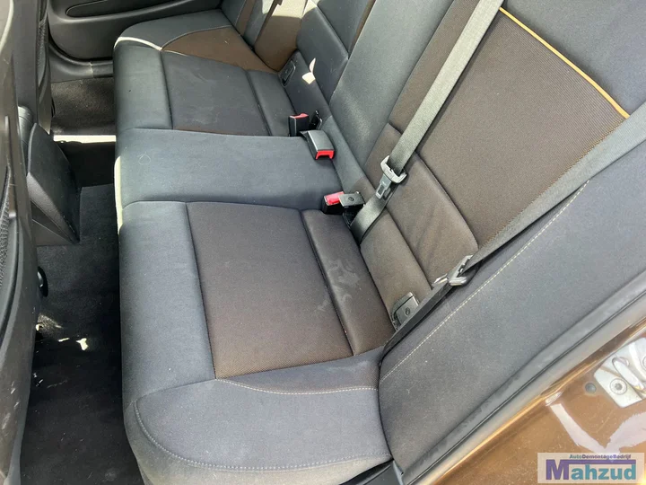 2010-bmw-1-serie-e87-118i-20-n43b20a-b090-bruin-demontage — foto 27