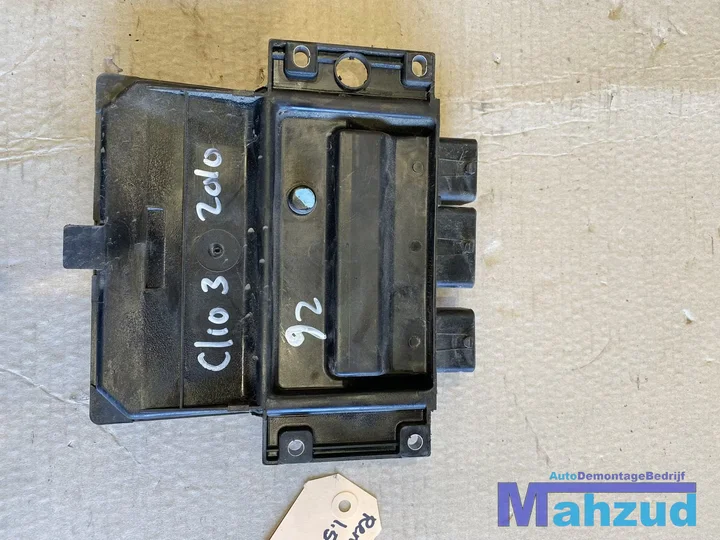 renault-clio-3-ecu-motormanagement-module-8200911560 — foto 3