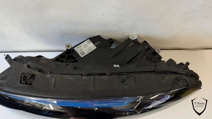 mercedes-eqa-eqb-koplamp-lamp-links-243-w243-led-a2439062701 — foto 3