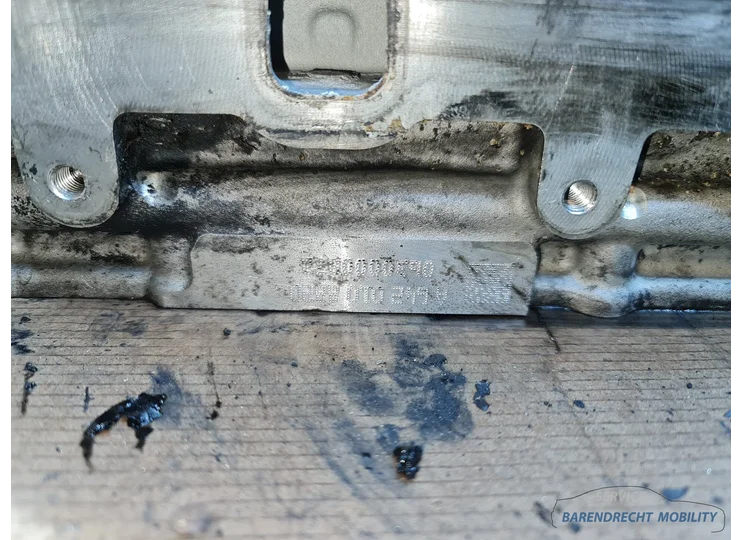 om642-642-mercedes-chrysler-jeep-dodge-pierburg-cilinderkop-rechts-r6420162301-origineel-nette-staat-gebruikt-2005-2006-2007-2008-2009-2010-2011-2012-2013-2014-barendrecht-mobility-service