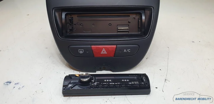 radioframe-met-inbouwframe-radio-cd-sony-cdxgt472um-c1-107-aygo-origineel-2005-2014 — foto 7