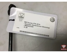 vw-touran-5ta-2018-gasveer-gasdrukveer-motorkap-5na823359 — foto 2