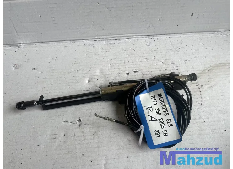 MERCEDES SLK R171 achterklep rechts achter cilinder 2005-2011