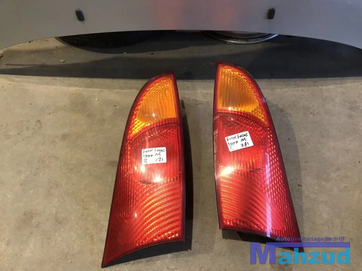 ford-focus-achterlicht-rechts-links-1998-2001