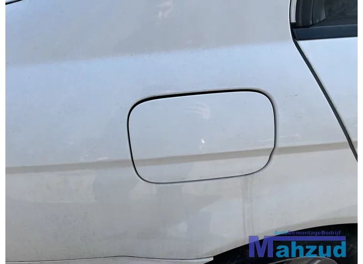 MERCEDES C W204 wit 149 tank klep 2011-2014