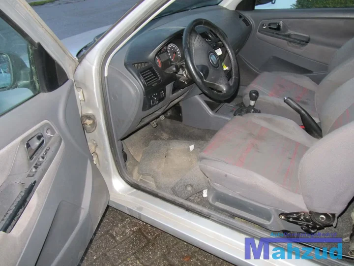 seat-ibiza-2-6k1-grijs-interieur-compleet-3-deurs — foto 2