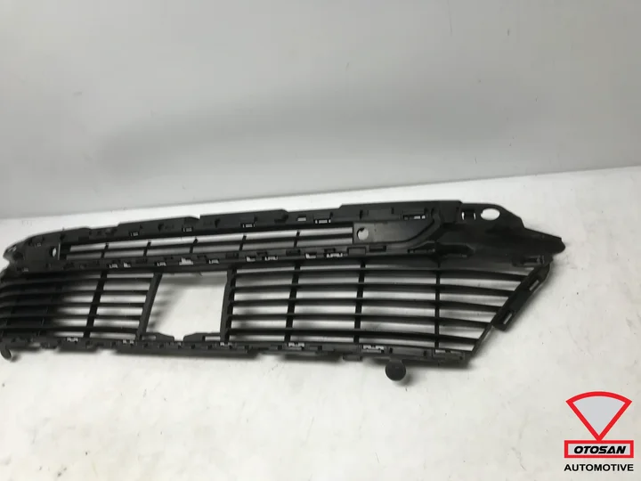 peugeot-3008-5008-2016-voorbumper-rooster-midden-9816499377 — foto 2