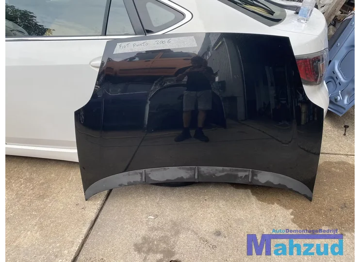 Fiat grande Punto zwart motorkap