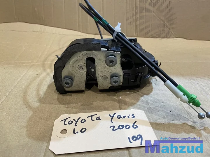 toyota-yaris-p9-rechts-voor-deurslot-portierslot — foto 2