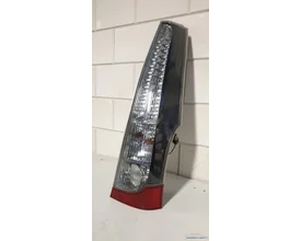 led-achterlicht-rechts-grandis-mitsubishi-22087642-passagierskant-origineel-gebruikt-2004-2011 — foto 2