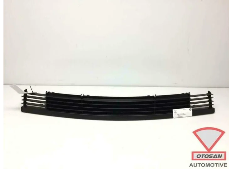 calandre de pare chocs avant bmw série 3 e36 au milieu nouveau ! 51118165144