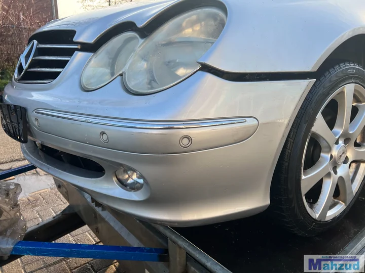 mercedes-clk-w209-zilver-744-voorbumper-20022009 — foto 2