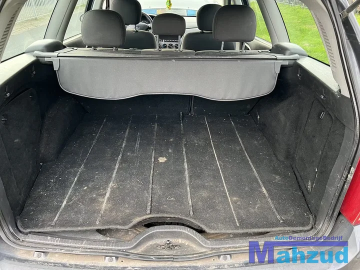 ford-focus-1-turnier-16-16v-demontage-station-onderdelen — foto 17