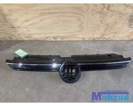 vw-golf-8-r-line-grille-2020