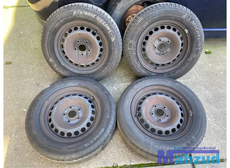 VW PASSAT Stalen velgen met banden 5x112 15 inch