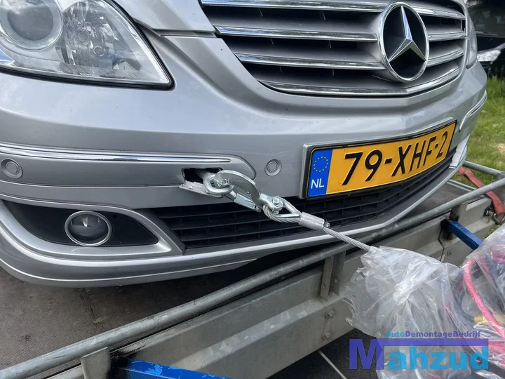 mercedes-b-klasse-w245-zilver-761-voorbumper-20052011 — foto 4