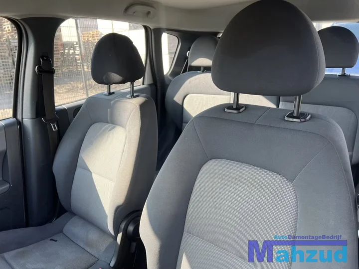 mitsubishi-colt-6-compleet-interieur-5-deurs-20042014 — foto 4