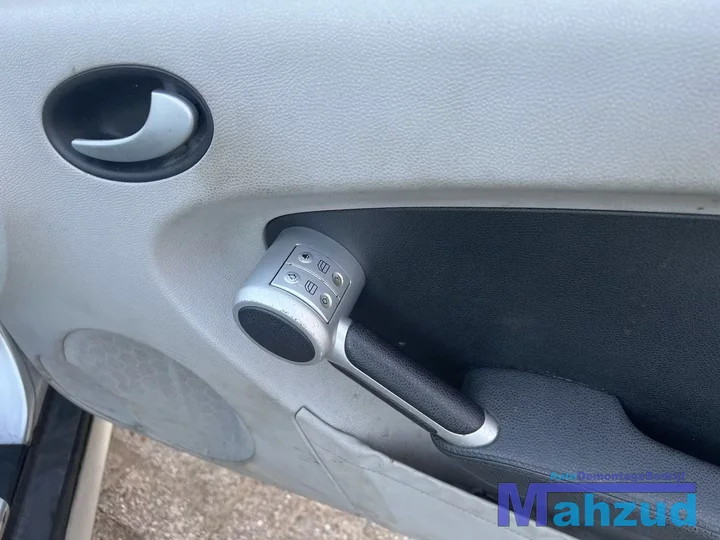 slk-r171-dashboard-schakelaar-delen-interieur-radio-armsteun — foto 6