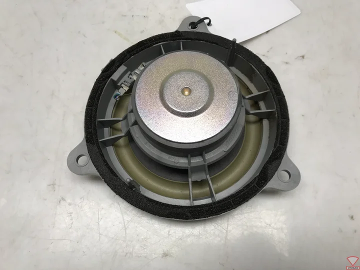 renault-megane-2018-speaker-bose-achter-281445901r — foto 2
