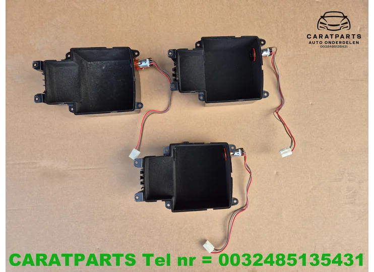 8K0864981D Audi A5 Ablagefach A4 12V Stecker 12 V Anschluss