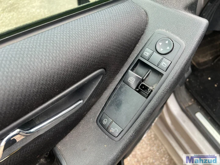 2006-mercedes-b-klasse-w245-20-grijs-748-266960-demontage — foto 27