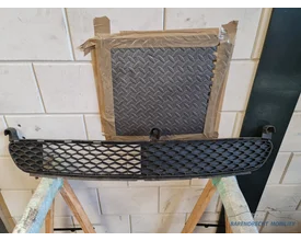 bumpergrille-toyota-aygo-i-zwart-531120h010-onderkant-origineel-nette-staat-gebruikt-2006-2009