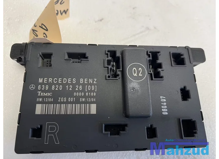 2006 MERCEDES VITO W639 rechts Centrale deurvergrendelings module 6398201226