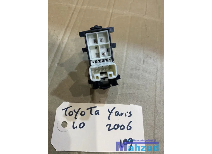 toyota-yaris-p9-raam-schakelaar-enkel-8292166