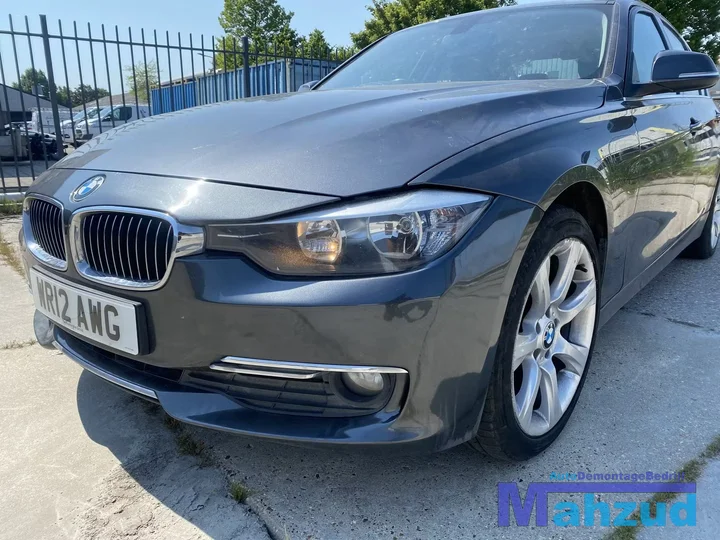 bmw-3-serie-f30-320d-grijs-b39-voorkop-compleet-20112019 — foto 3