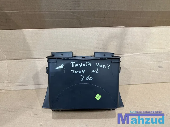 toyota-yaris-p1-dashboardkast-handschoenenkast-19992005 — foto 3