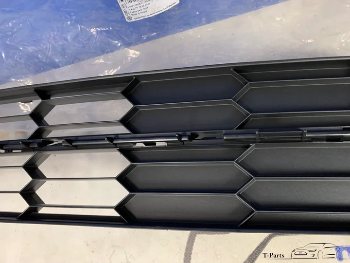 skoda-superb-rooster-grille-gril-voorbumper3t0853677 — foto 2